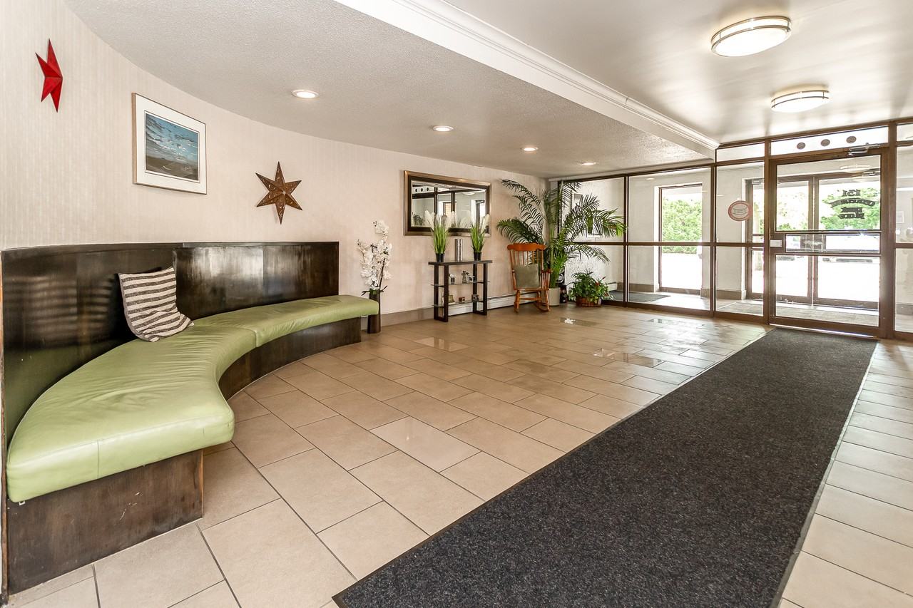 Centennial Park Place Apartments 131 Maxwell St, Sarnia, ON N7T 7N9