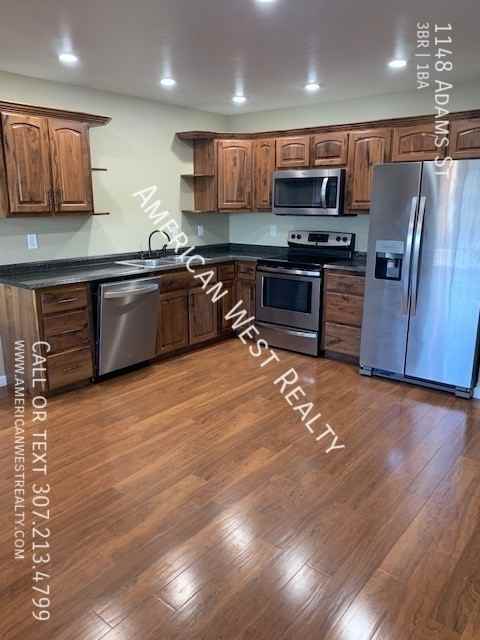 1148 Adams St - Photo 2 of 9