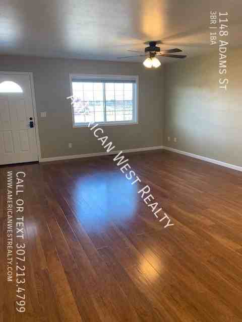 1148 Adams St - Photo 3 of 9