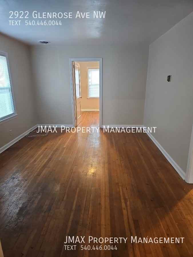 2922 Glenrose Ave Nw - Photo 2 of 10