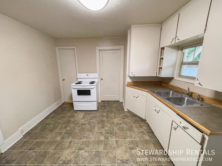 1697 Orchard St - Photo 7 of 23