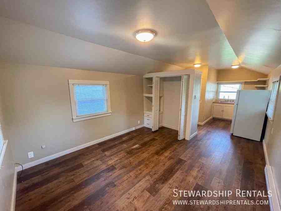 1648 1/2 E 24th Ave - Photo 3 of 12