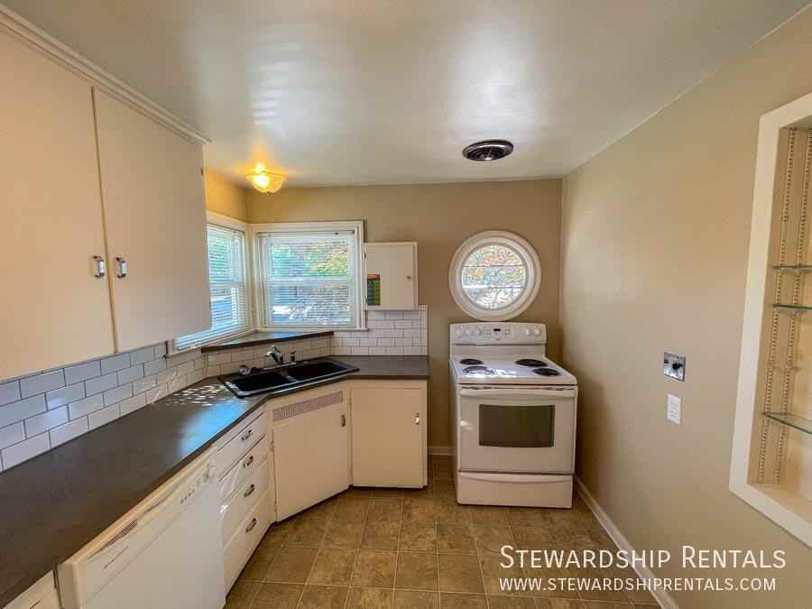 1790 Mill St - Photo 7 of 35