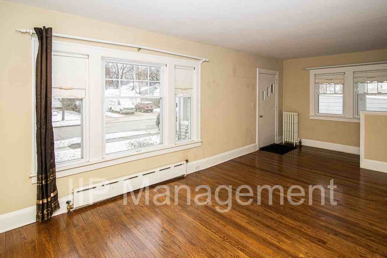 5651 Shawnee Dr - Photo 3 of 24