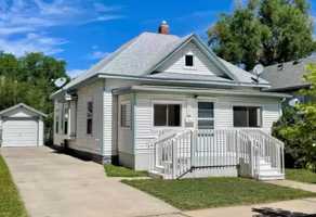 featured image of 627 N 5th St