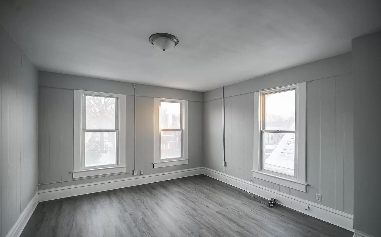 1107 N Sheridan Rd #2 - Photo 7 of 9