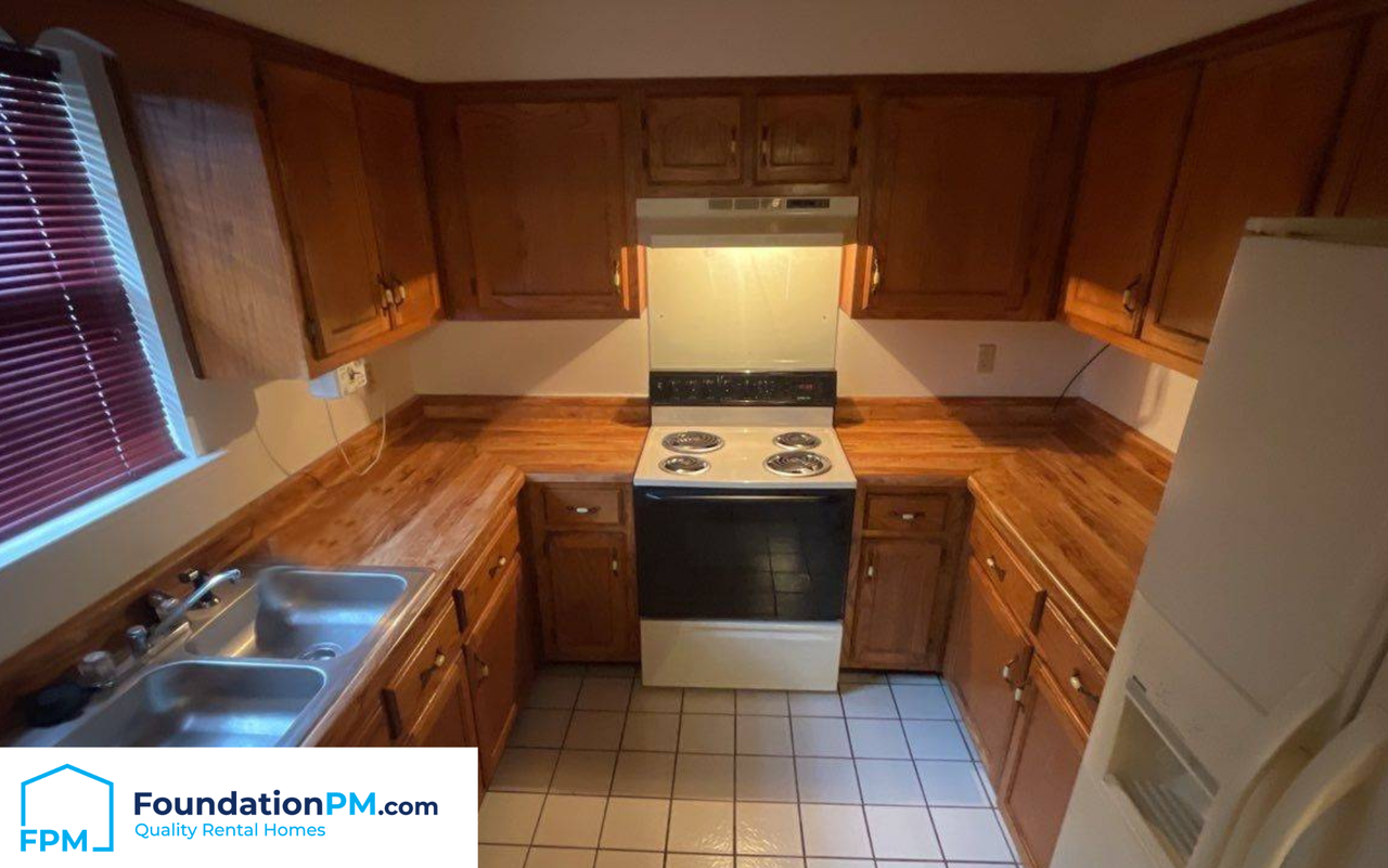 2485 Wellons Ave #1 - Photo 3 of 8