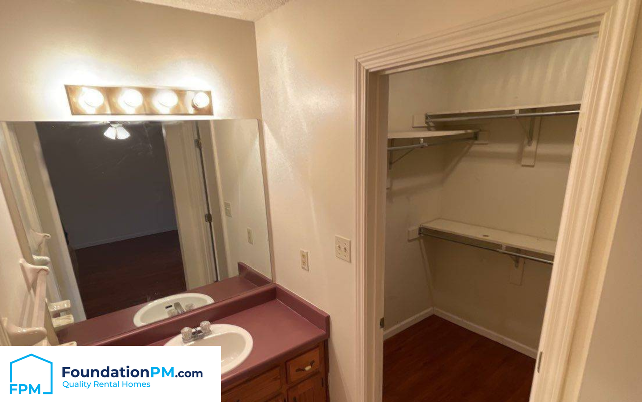 2485 Wellons Ave #1 - Photo 7 of 8