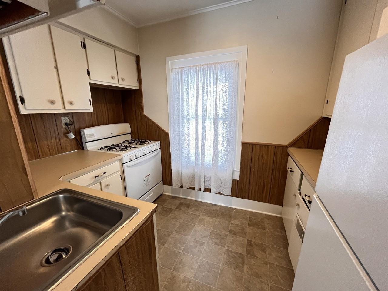 14 Thompson St. - Photo 2 of 17