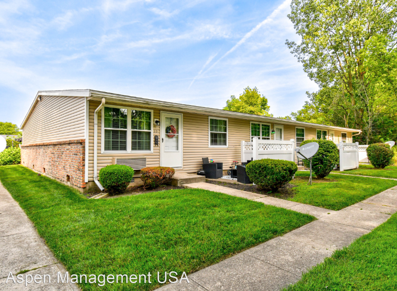 Ivy Court 311 N Jefferson St. - Photo 2 of 12