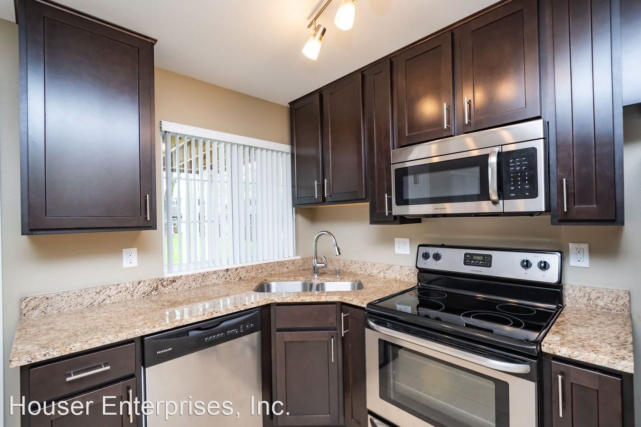 207 6th Street - Photo 2 of 32