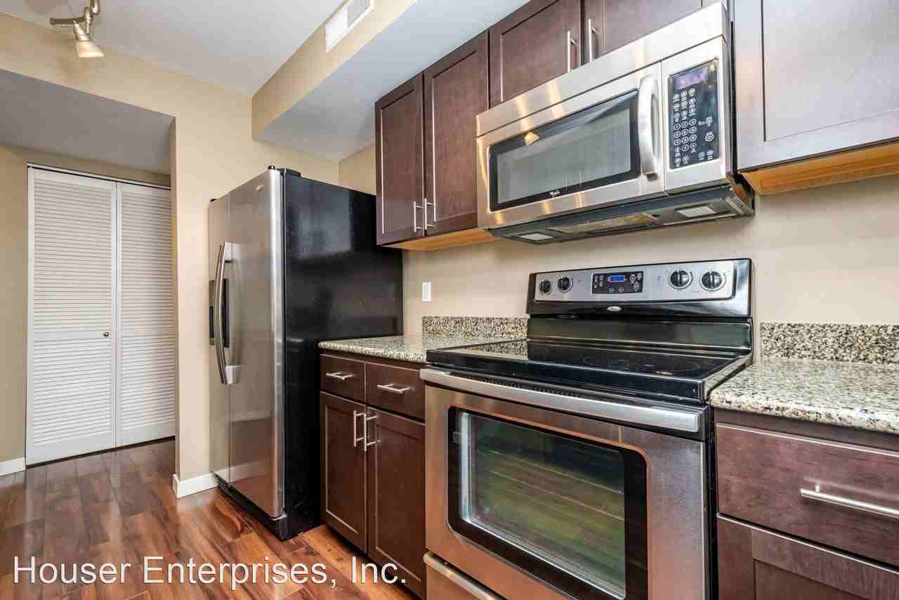 1000 Oakcrest Street - Photo 2 of 35