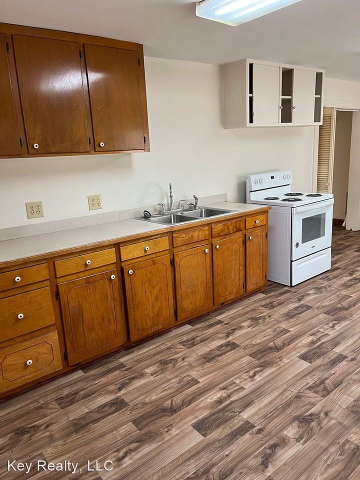 306 Airbase Rd - Photo 3 of 9