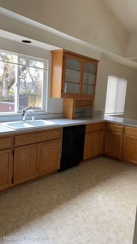 6220 Jonella Way - Photo 2 of 8