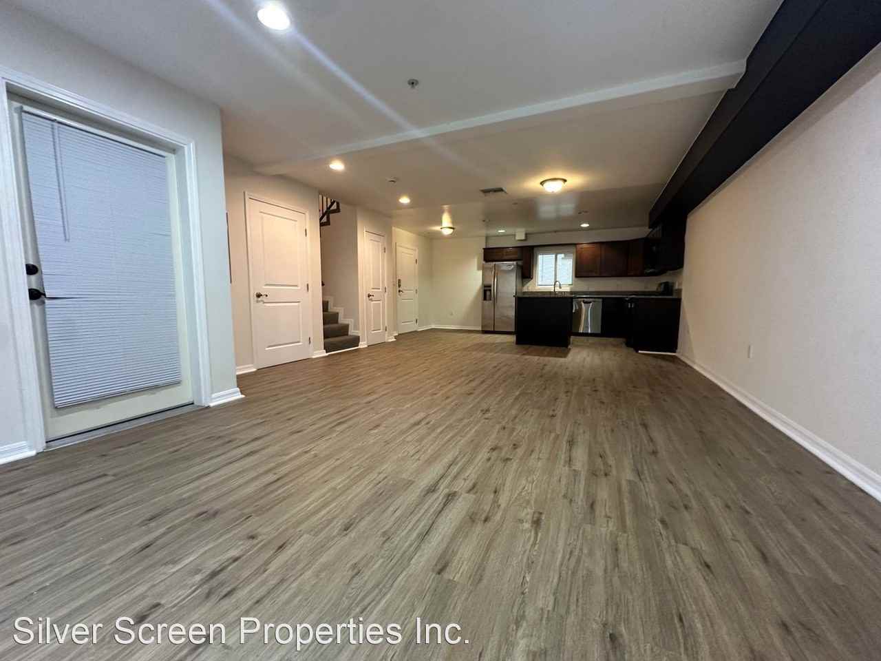 8241 Blackburn Ave. - Photo 3 of 21