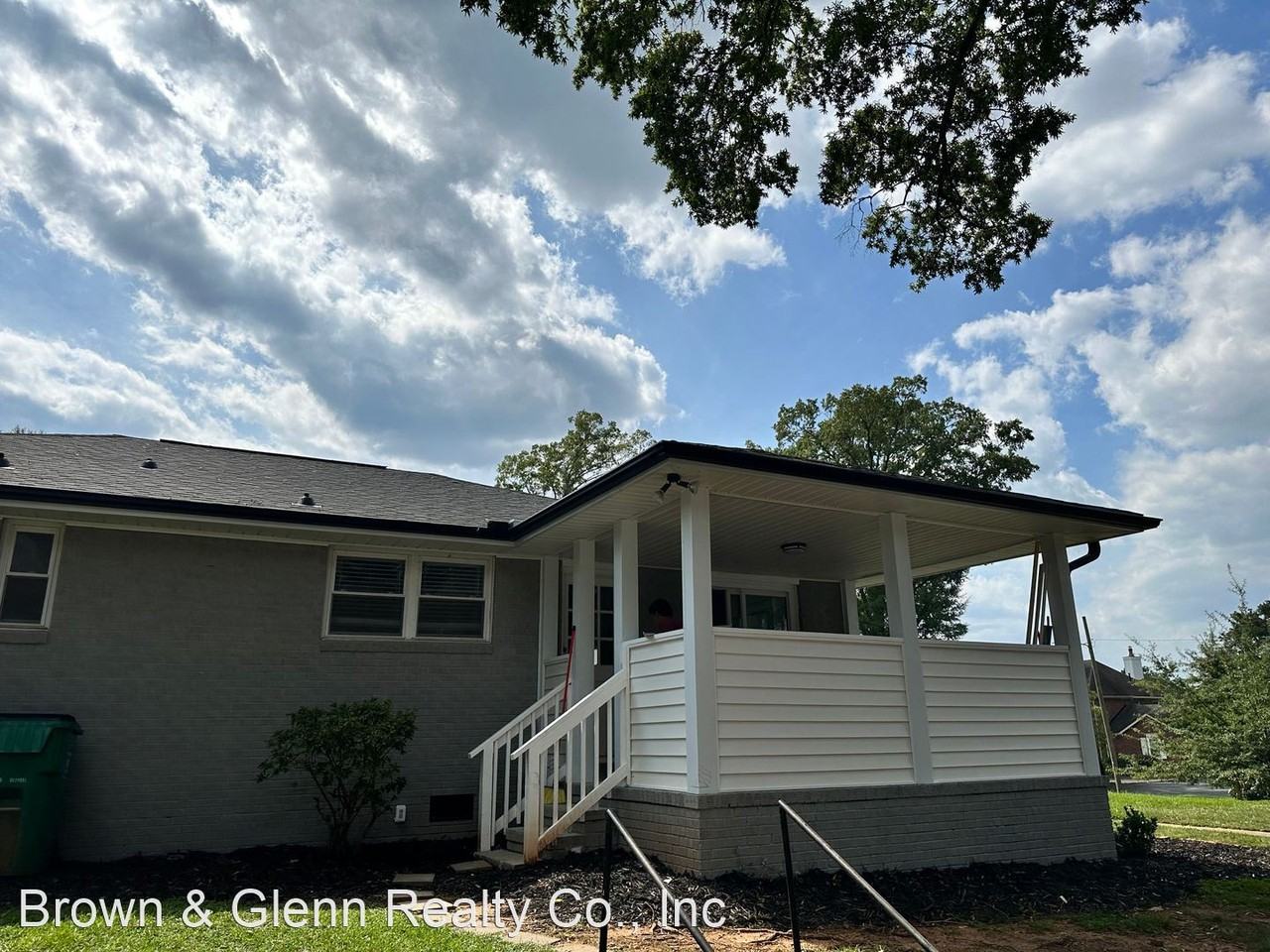 1301 S Kings Dr - Photo 3 of 10