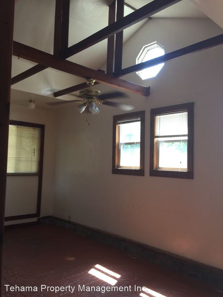 1140 1/2 Madison St - Photo 2 of 9