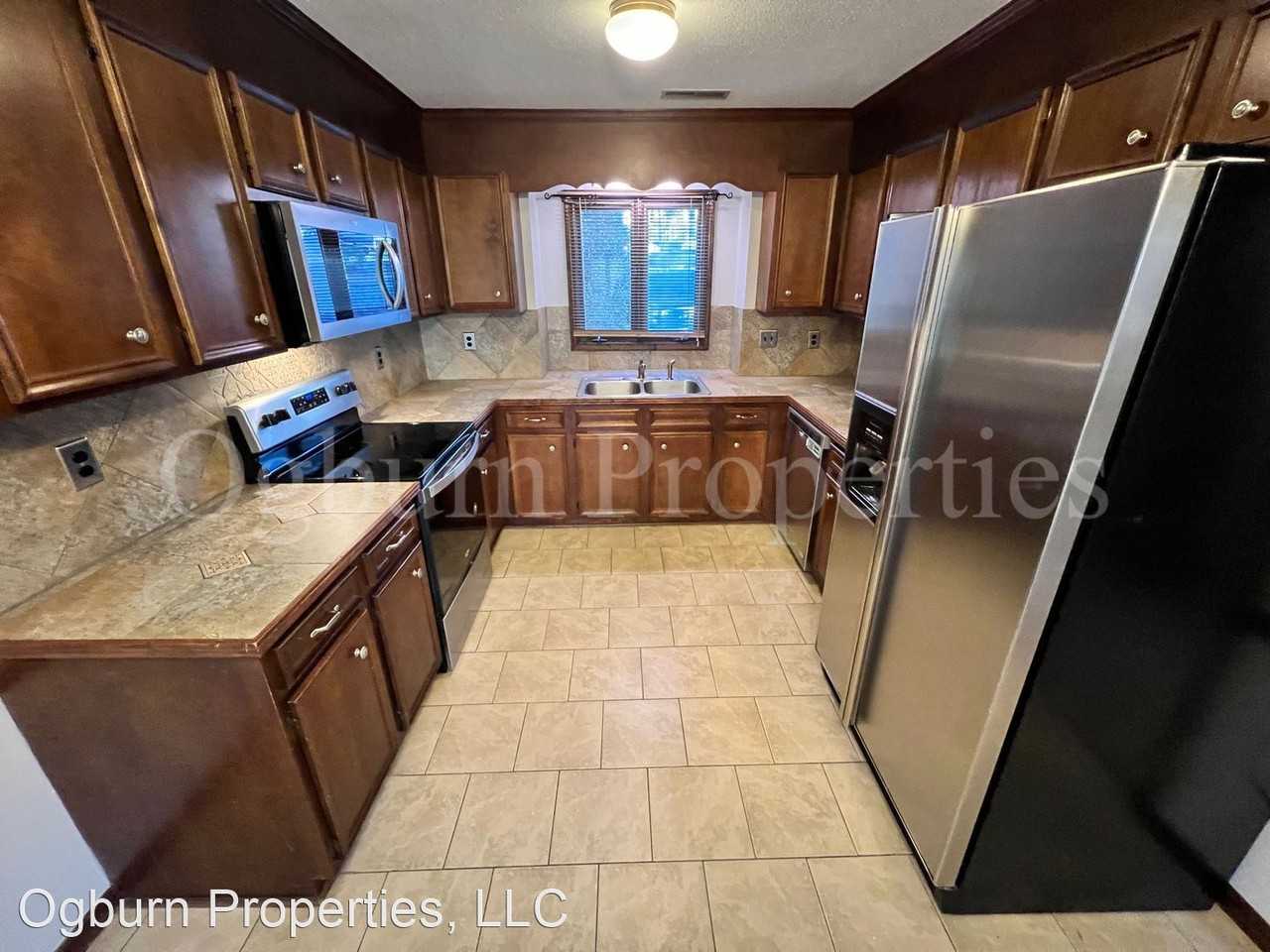 1906 Winding Ridge Rd - Photo 3 of 14