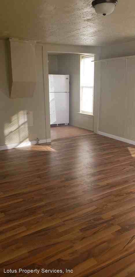 801 to 804 N Wood ST - 801 N. State Street - Photo 2 of 7