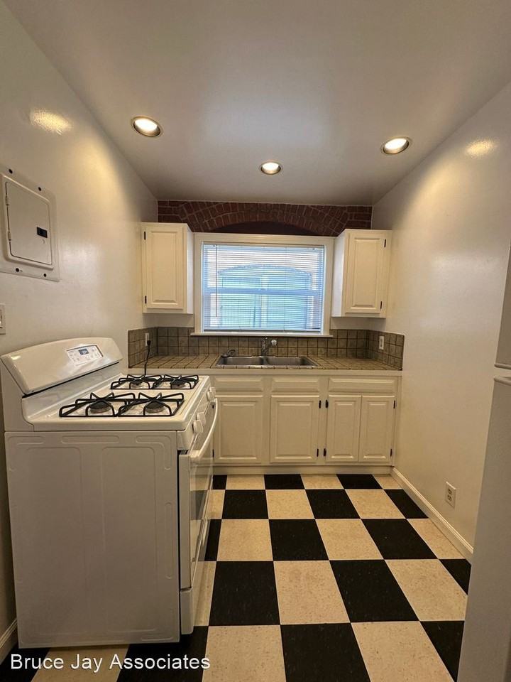 1976 Hillhurst Ave - Photo 2 of 8