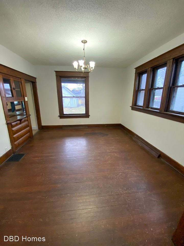 2802 Bowser Ave - Photo 3 of 9