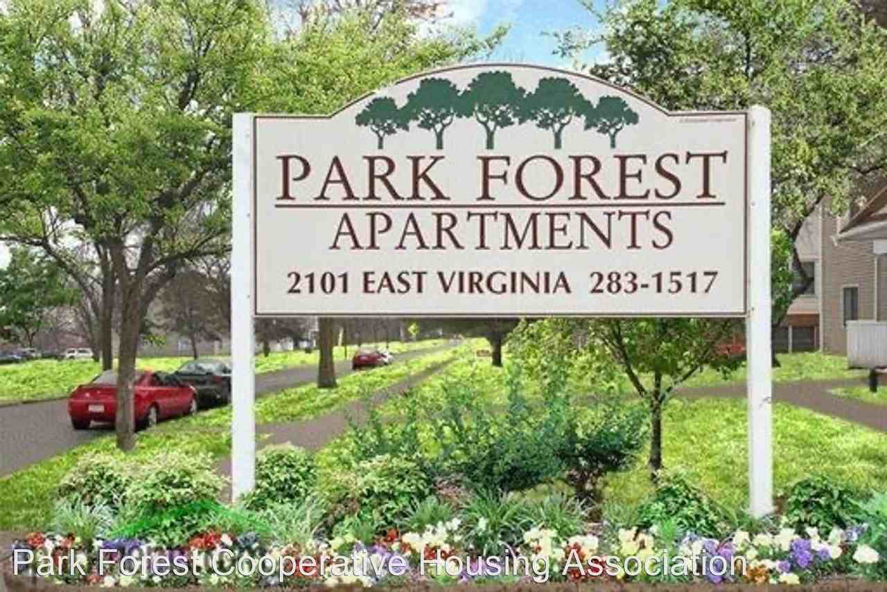 2000 2198 E Virginia Apartments in Easter Lake Area, Des Moines, IA