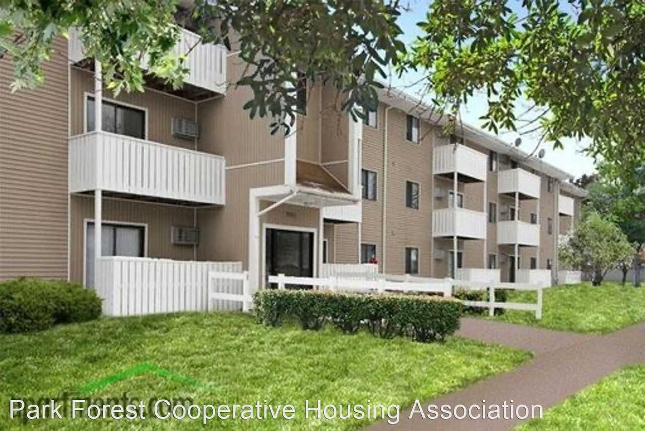 2000 2198 E Virginia Apartments in Easter Lake Area, Des Moines, IA