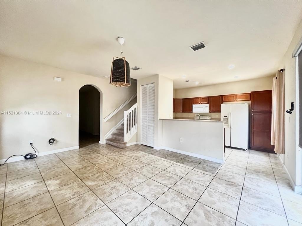 17001 Sw 96th St - Photo 3 of 8