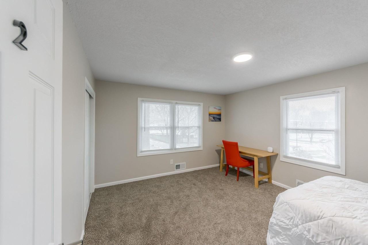 Windsor Rd - Photo 6 of 7