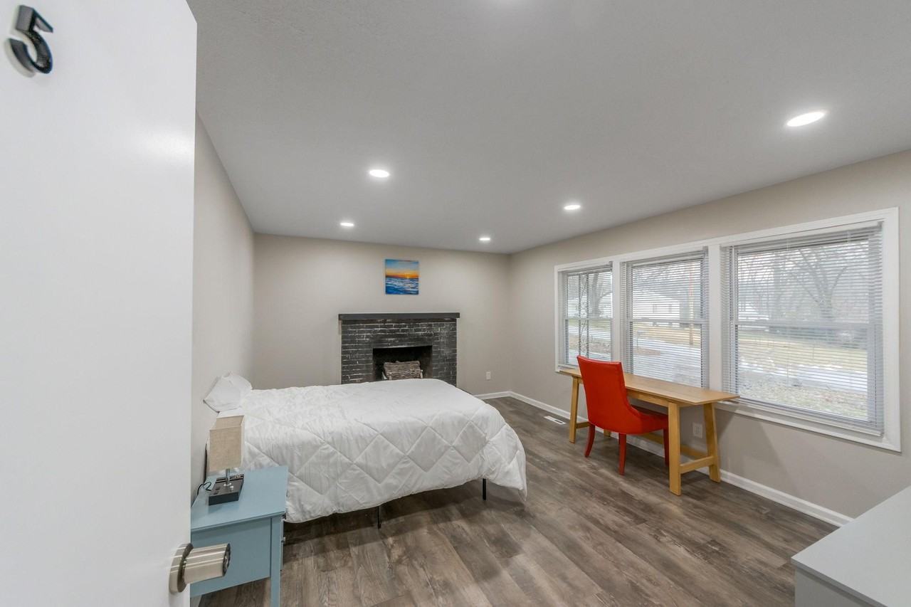 Windsor Rd - Photo 6 of 8