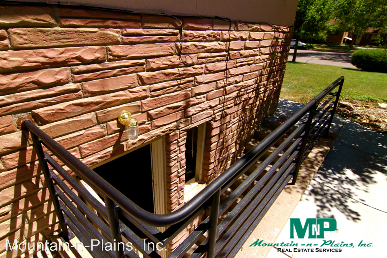 515 & 515 1/2 S. Grant Avenue - Photo 2 of 24