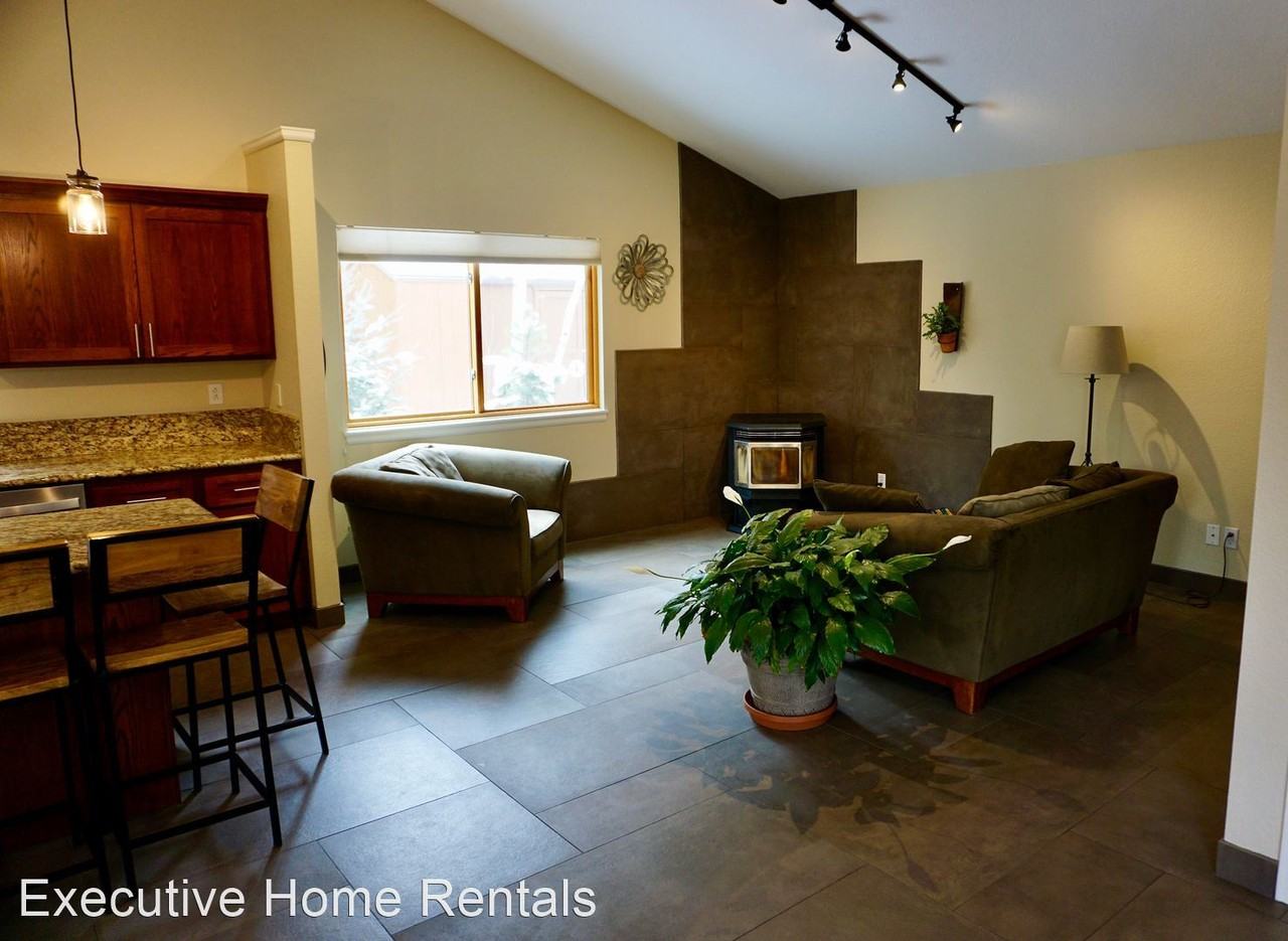 8989 William Cody Dr - Photo 3 of 21