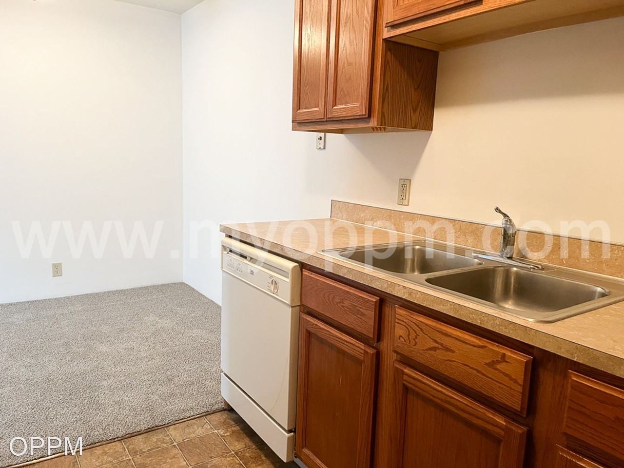 8620 N 31st St - Photo 2 of 10