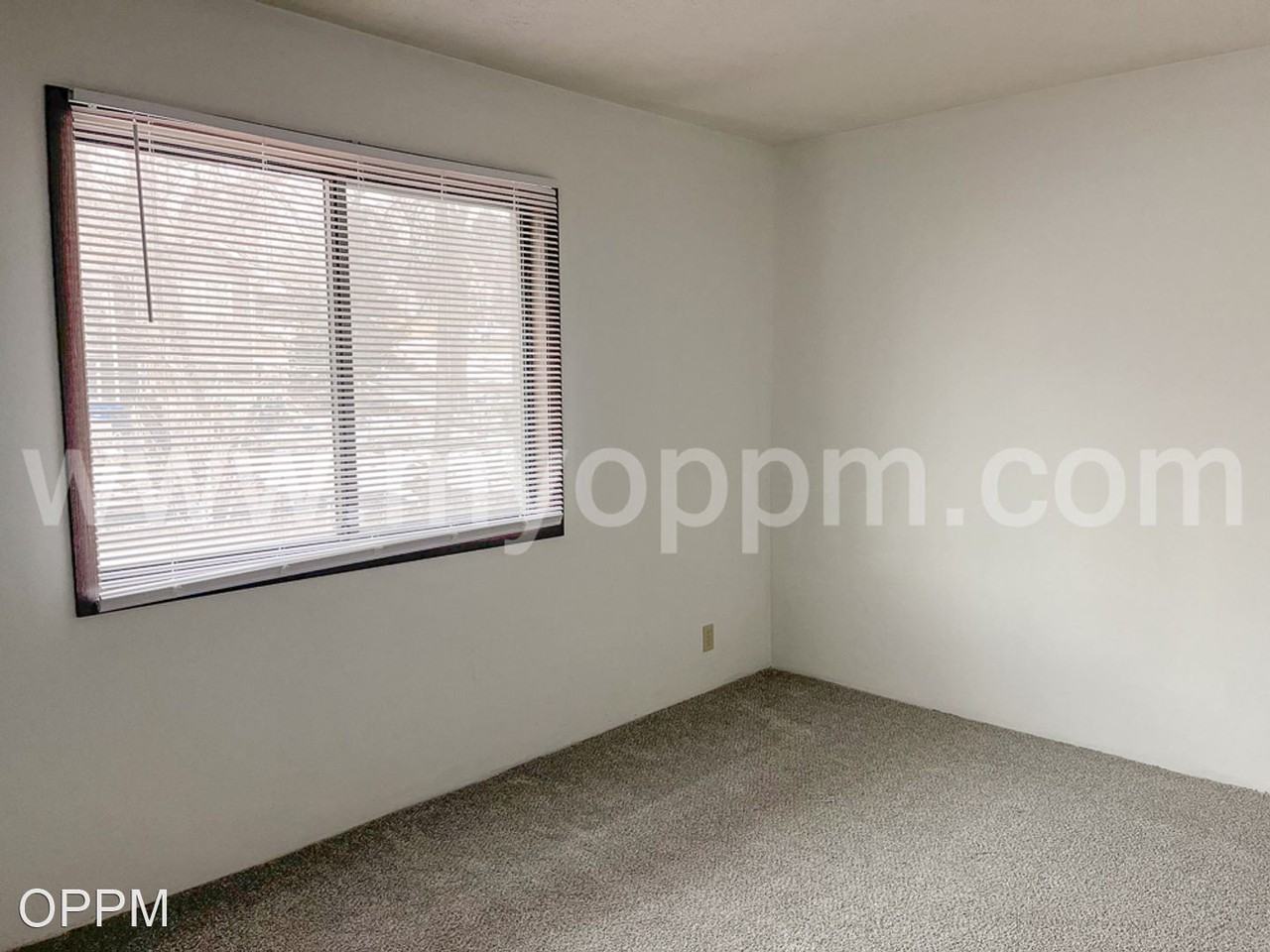 8620 N 31st St - Photo 3 of 10