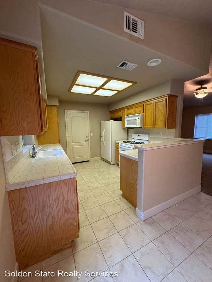 11580 Edgewood - Photo 2 of 15