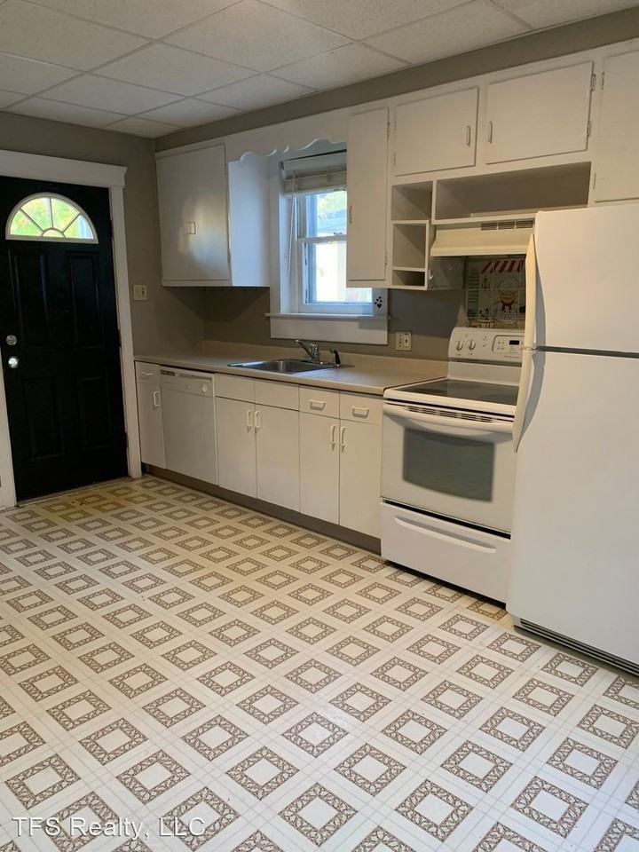 52 E 3rd St - Photo 3 of 9