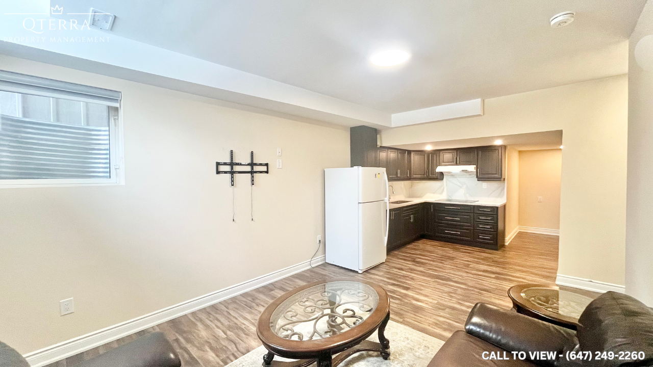 215 Jack Cres, Springwater, Ontario L9X 1Z8 Apartments 15 Jack Cres