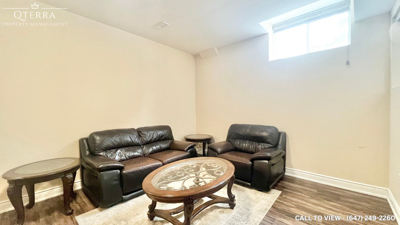 215 Jack Cres, Springwater, Ontario L9X 1Z8 Apartments 15 Jack Cres