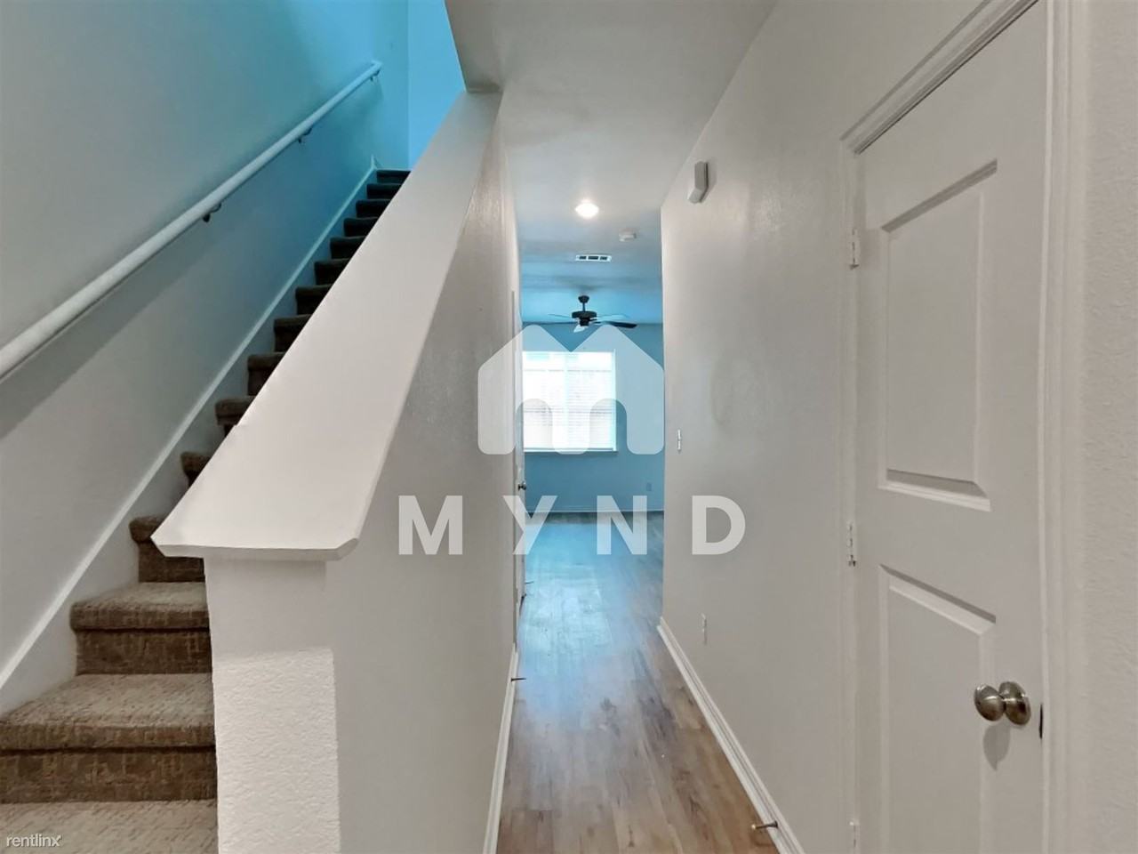 1102 Boxwood Ln - Photo 3 of 22