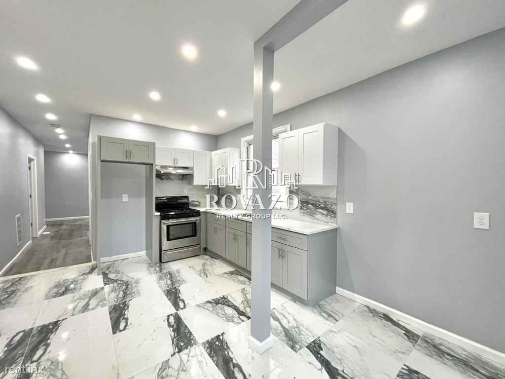 153 N 18th St - Photo 2 of 11