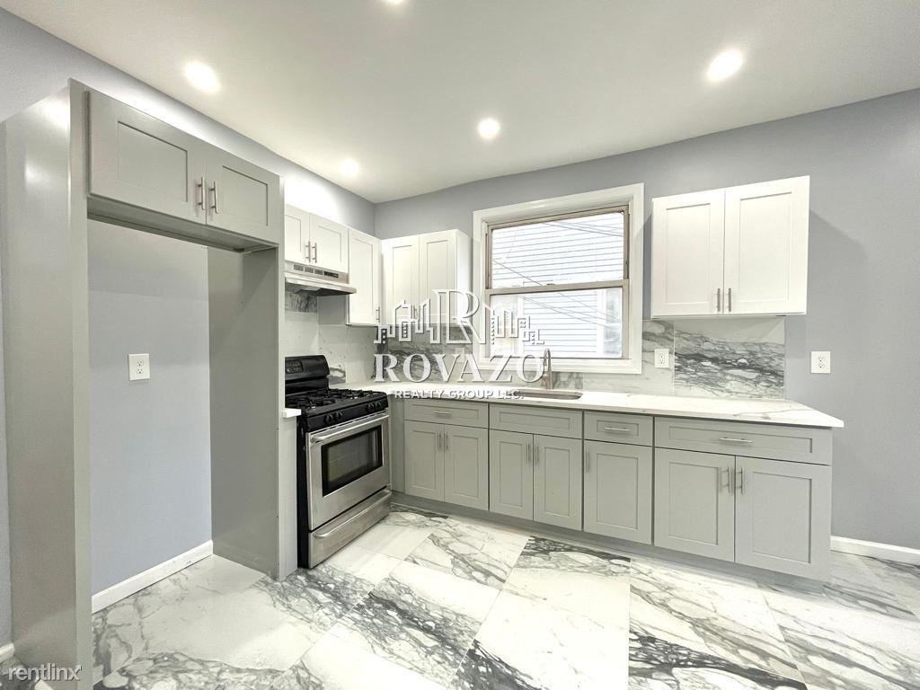 153 N 18th St - Photo 3 of 11