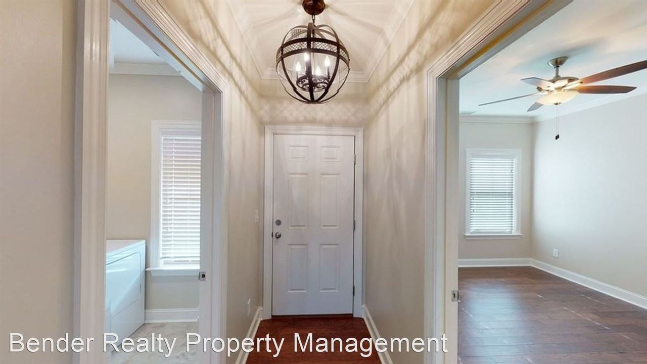 899 Linda Dr - Photo 2 of 20