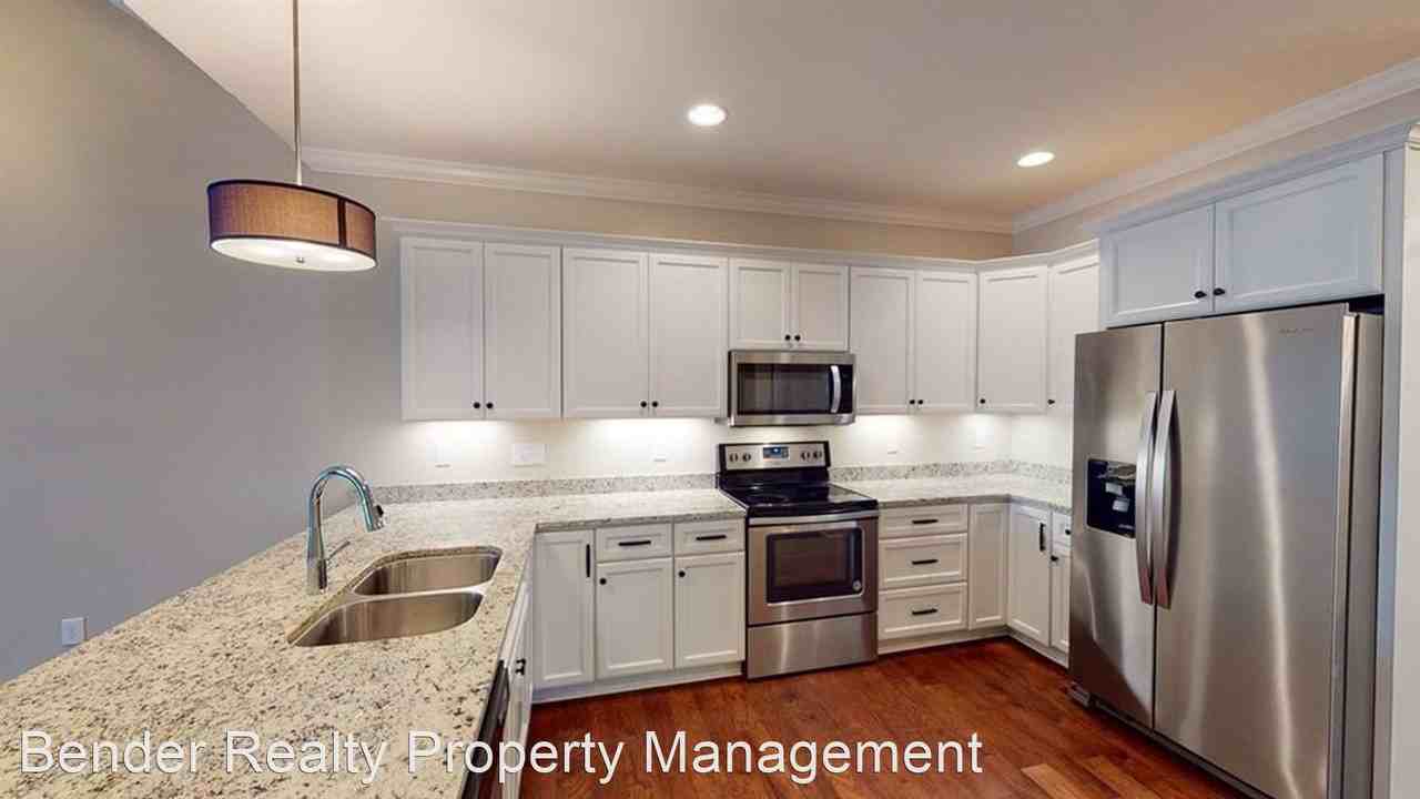 899 Linda Dr - Photo 3 of 20