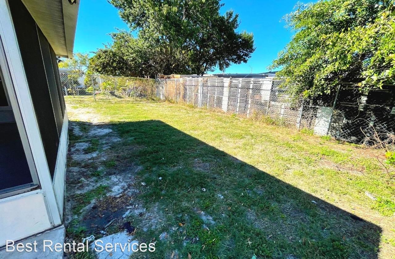 7335 Ashwood Dr - Photo 2 of 16