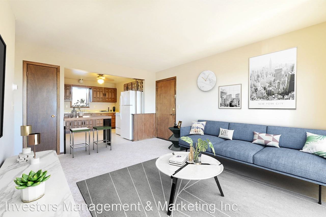 Twin Villas - Great SE Location! Pet Friendly, Free WiFi! Heat Paid! - Photo 2 of 11