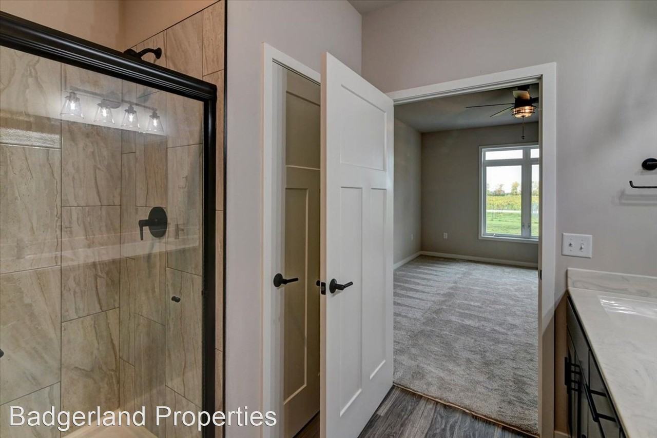 Vineyard Dr. - Photo 2 of 6