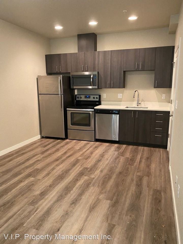 7625 SE Milwaukie Ave - Photo 2 of 7