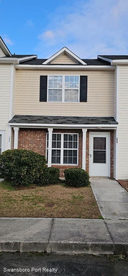 204 Fairwood Ct - Photo 2 of 24
