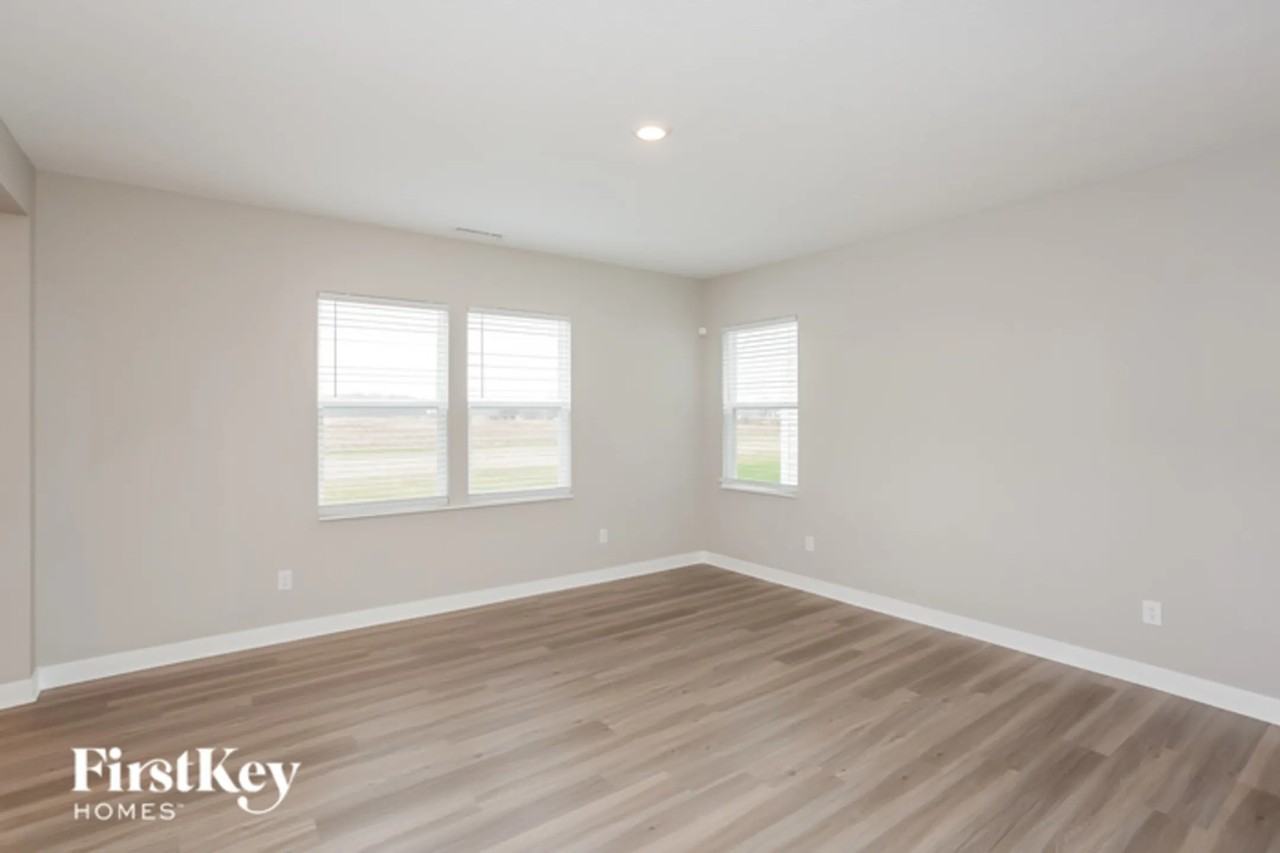 2428 S Carlota Dr - Photo 2 of 14
