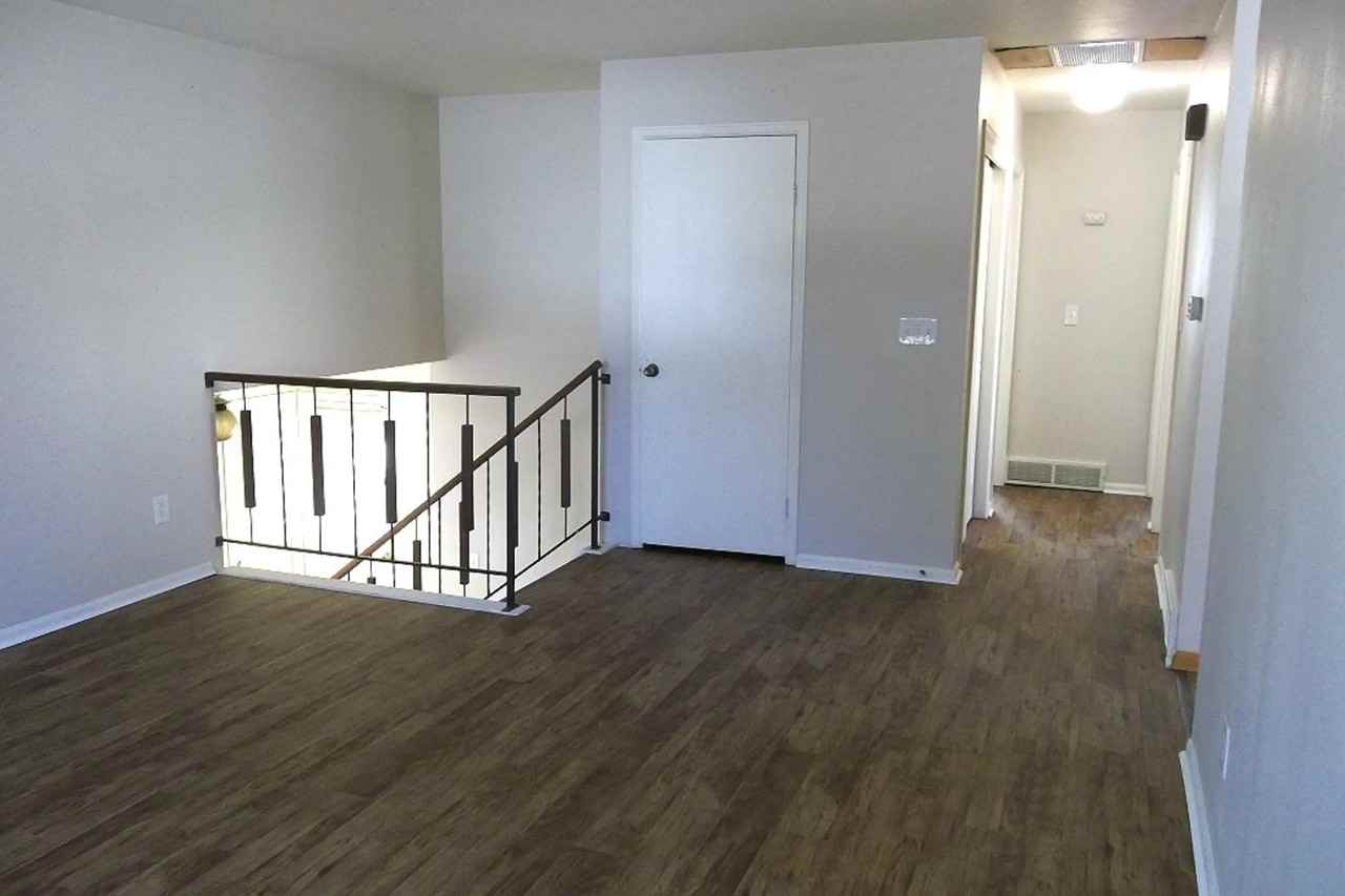 2909 Stanford Rd - Photo 2 of 8